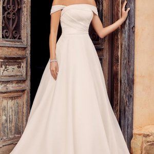 Brand New Un-altered Organza A-Line Wedding Dress